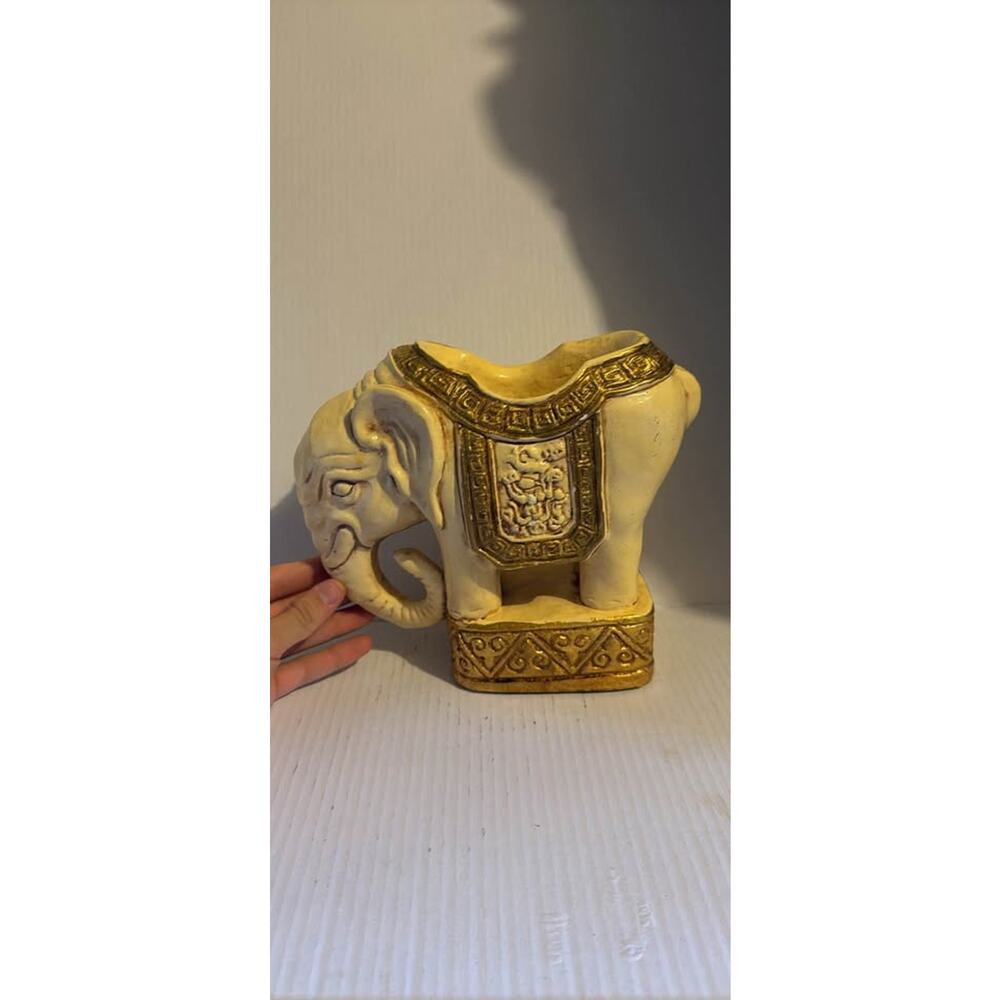 Elephant Planter - Picture 2 of 10